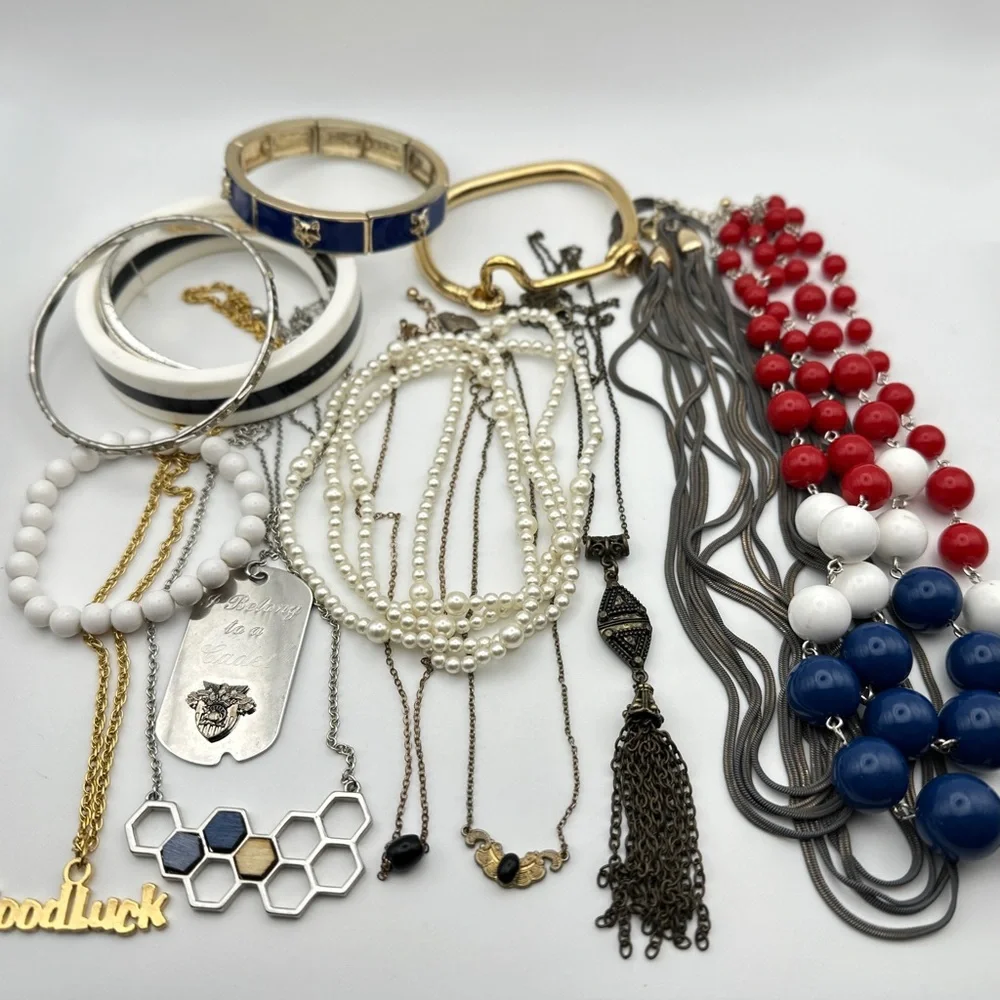 Estate Fashion Jewelry Lot Bundle of 15 Accessories VTG - Picture 6 of 7